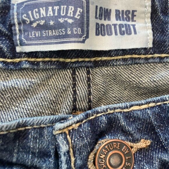 Levi’s Bootcut jeans w/stretch 10S, says lower rise - Picture 5 of 9
